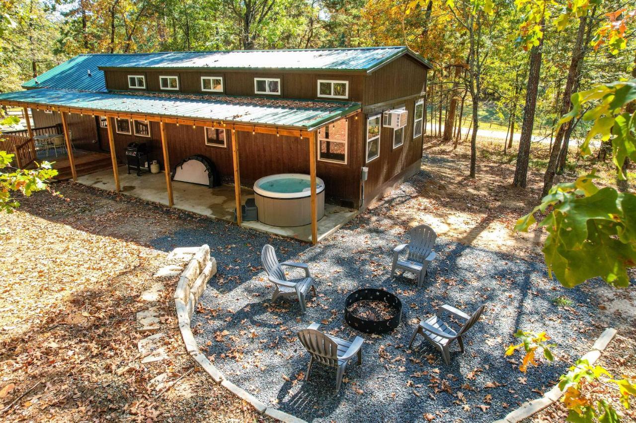 Stylish Cabin By Beavers Bend Hot Tub And Fire Pit Broken Bow Exteriér fotografie
